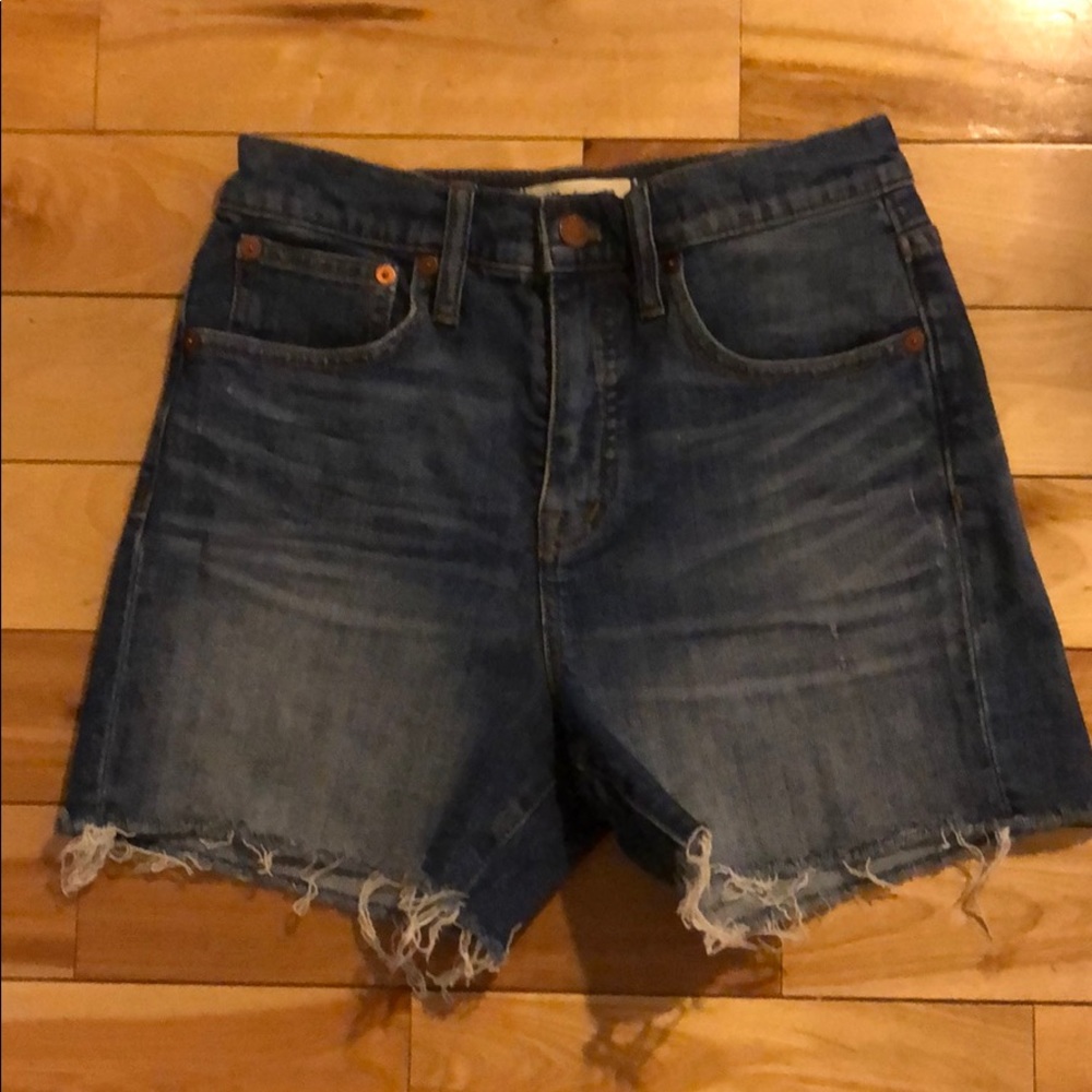 Size 25 high-rise Madewell shorts
